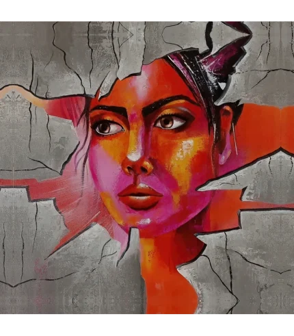 Sie schaut mich an – Frauenporträt vor rissiger Mauer, Originalkunstwerk von Elisabeth Suter